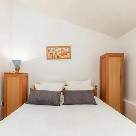 Manda - One Bedroom With Terrace A3 *