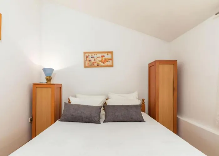 Manda - One Bedroom With Terrace A3 *